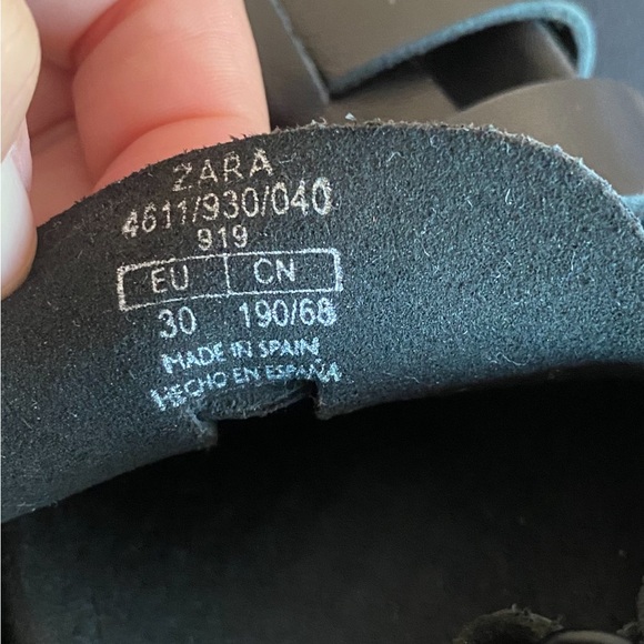 ZARA Kids Black Leather Fisherman Sandals
Size: EU 30 (approx. US Kids 12) - Picture 4 of 7